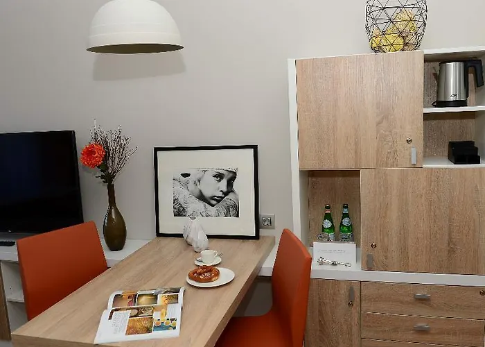 Frederics Schwabing 4*