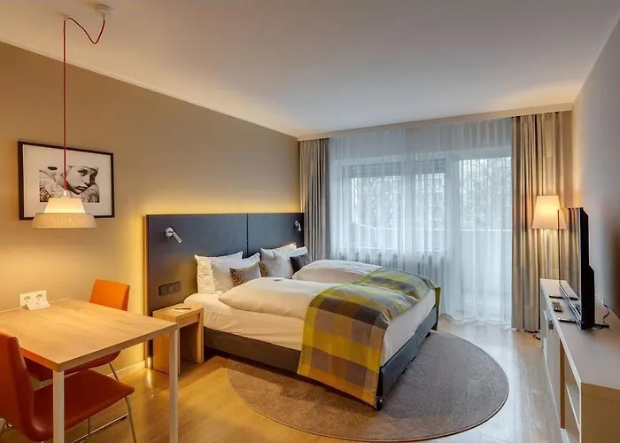 Frederics Schwabing מלון 4*