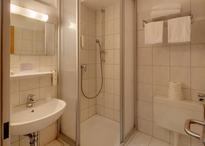מלון Frederics Schwabing 4*