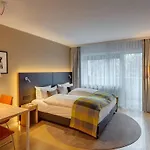 Frederics Schwabing فندق 4*