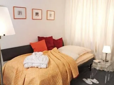 ホテル Frederics Schwabing 4*
